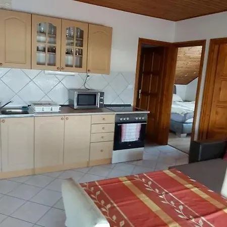 Hullam Apartmanhaz