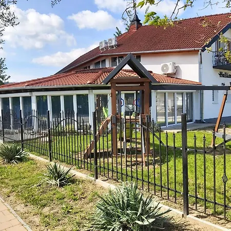 Hullam Apartmanhaz Денешдиаш