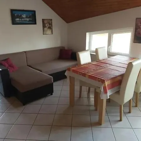 Hullam Apartmanhaz *